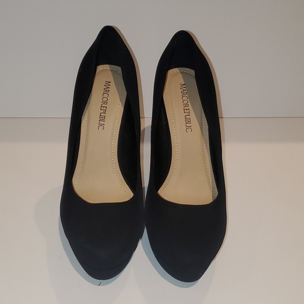 Marcorepublic Comfort Almond Toe Heels